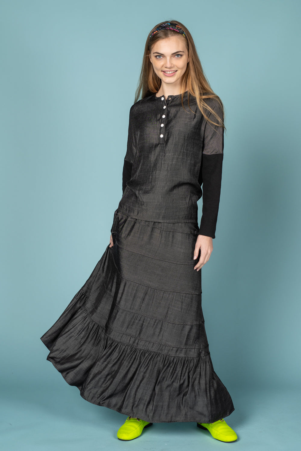 Black Top With Ribbed Sleeves