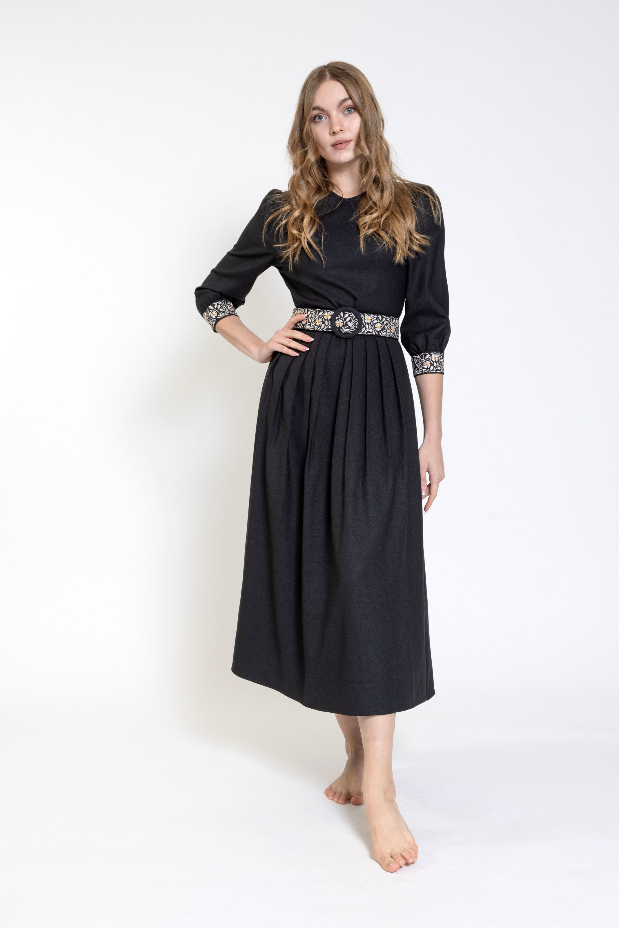 Solid Black Dress With Print Belt – The Runway Company