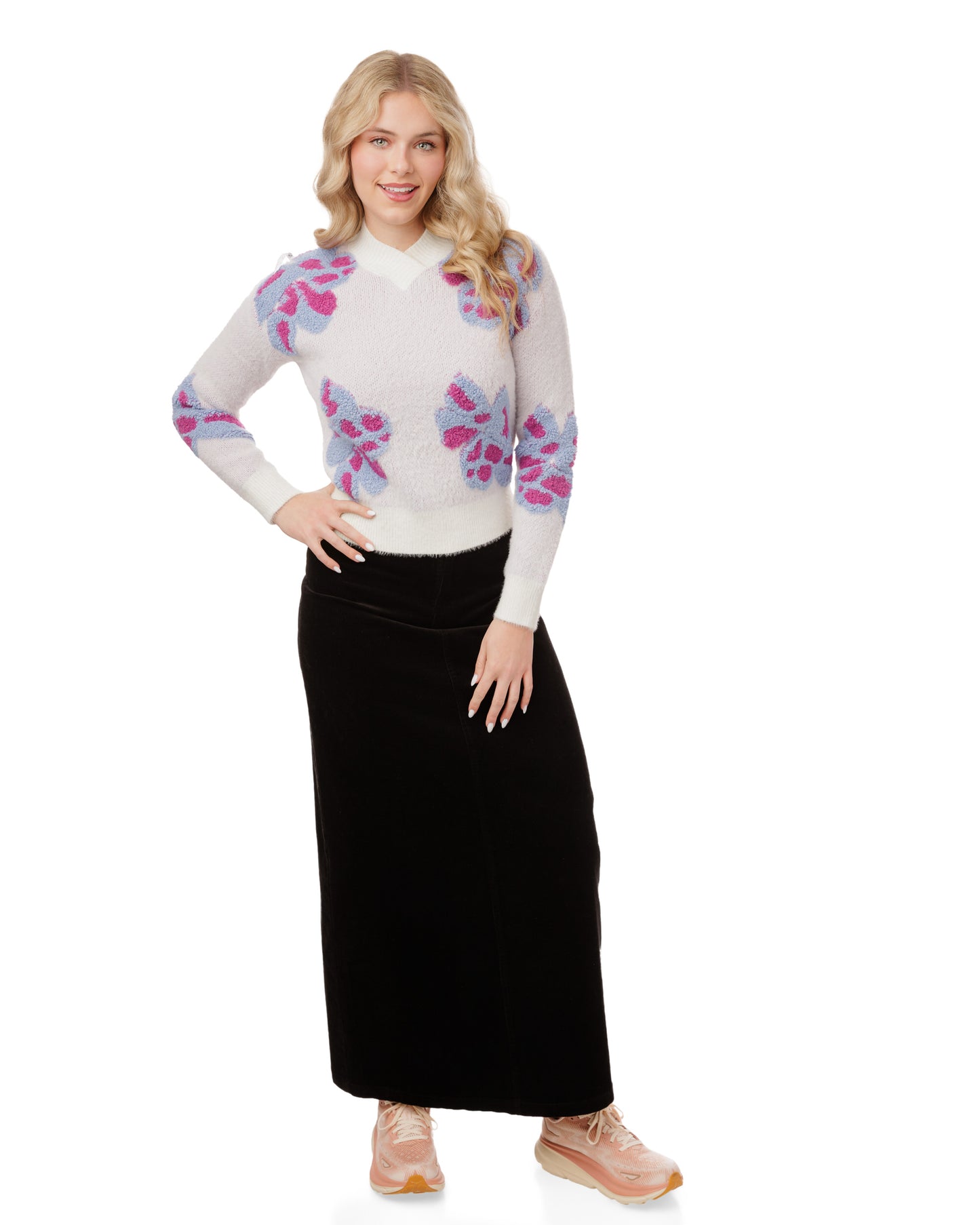 Fuzzy Sweater With Big Flowers Detail - White