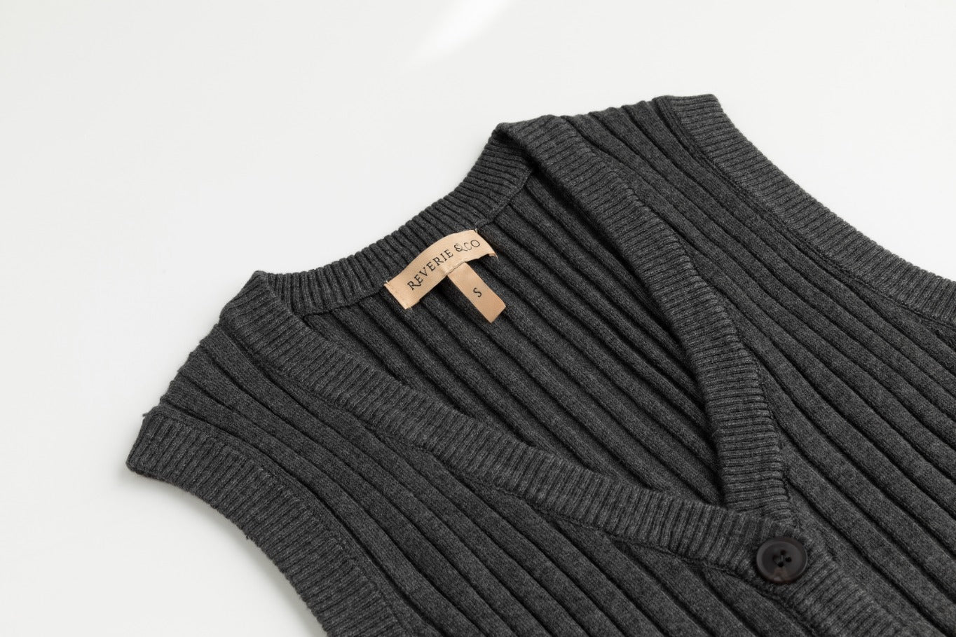 Ribbed Vest Wooden Buttons - Heather Grey