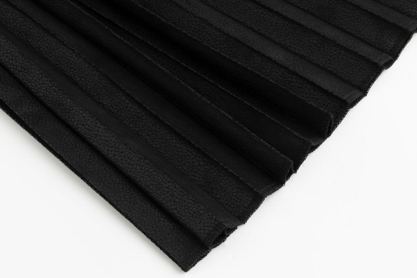 Messy Pleated Skirt - Black