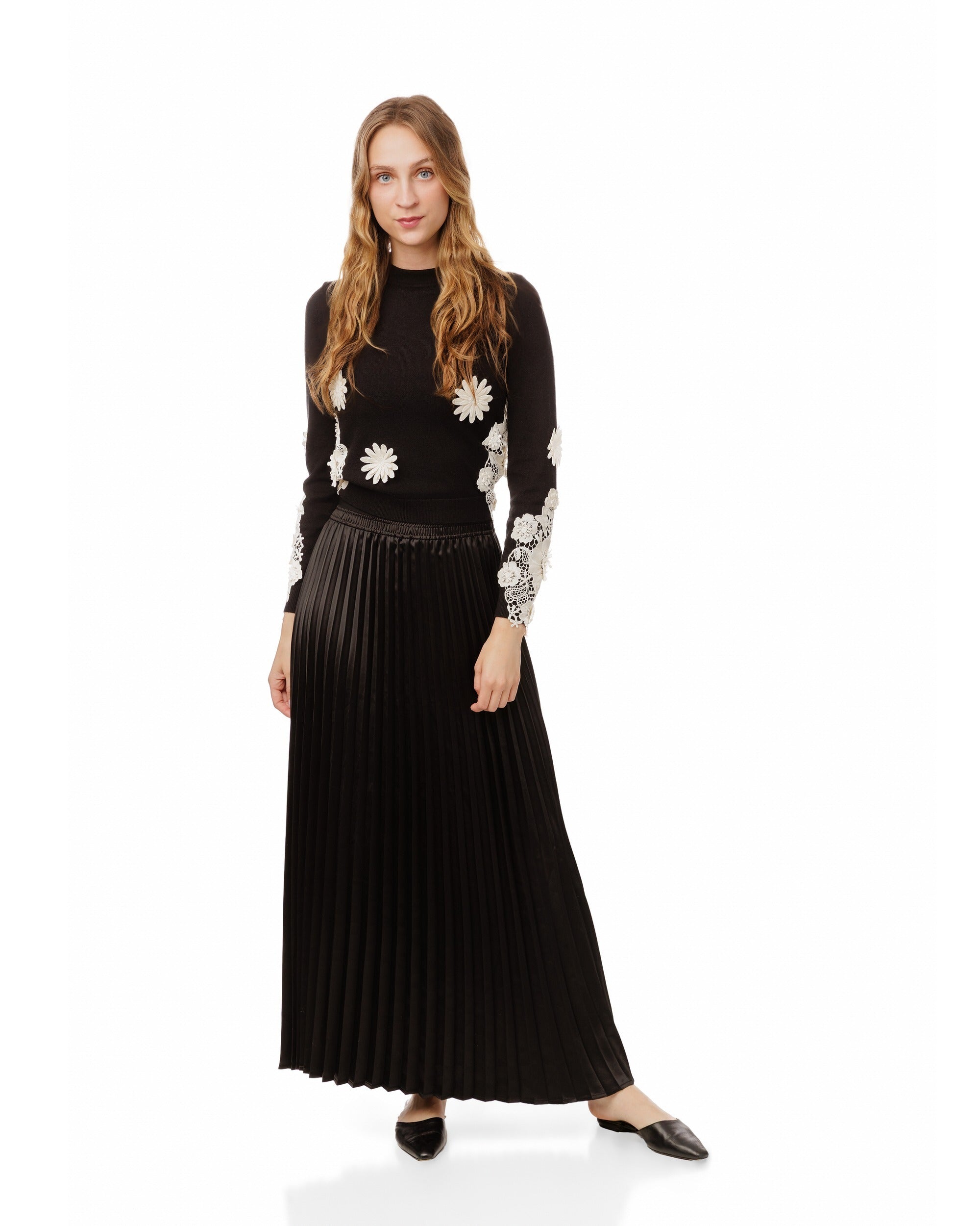 Black And White 3D Flower Knit Top