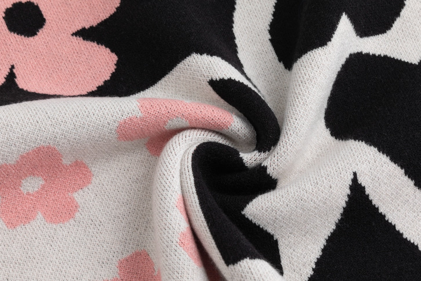 Cream Knit With Black And Pink Print