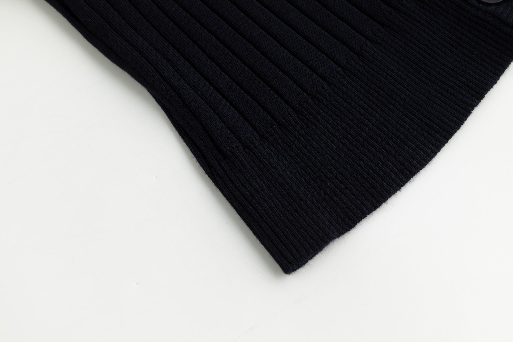 Ribbed Vest Wooden Buttons - Navy