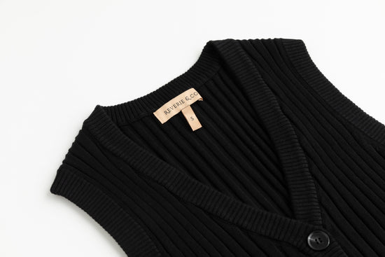 Ribbed Vest Wooden Buttons - Black