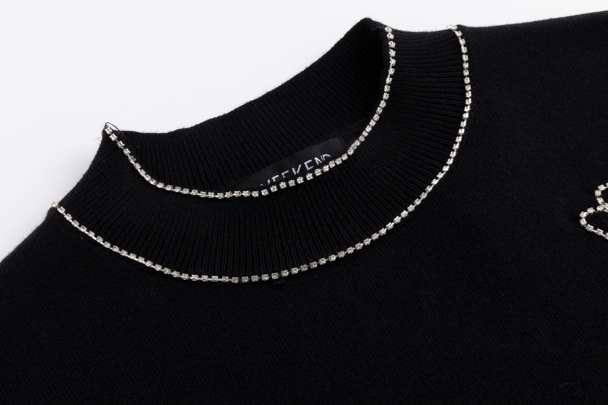 Sweater With Diamond Flower - Black