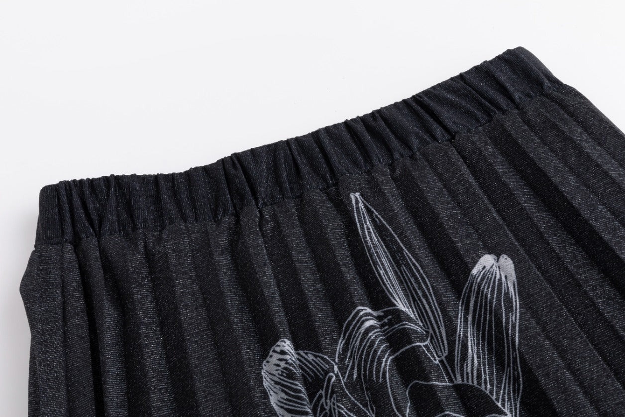 Black Shimmery Flower Pleated Skirt