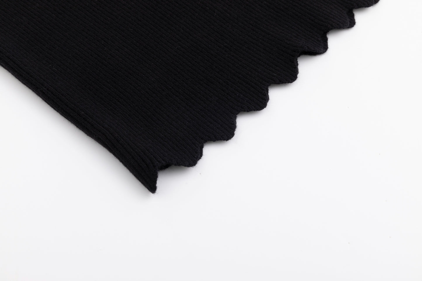 Scalloped Basic Sweater - Black