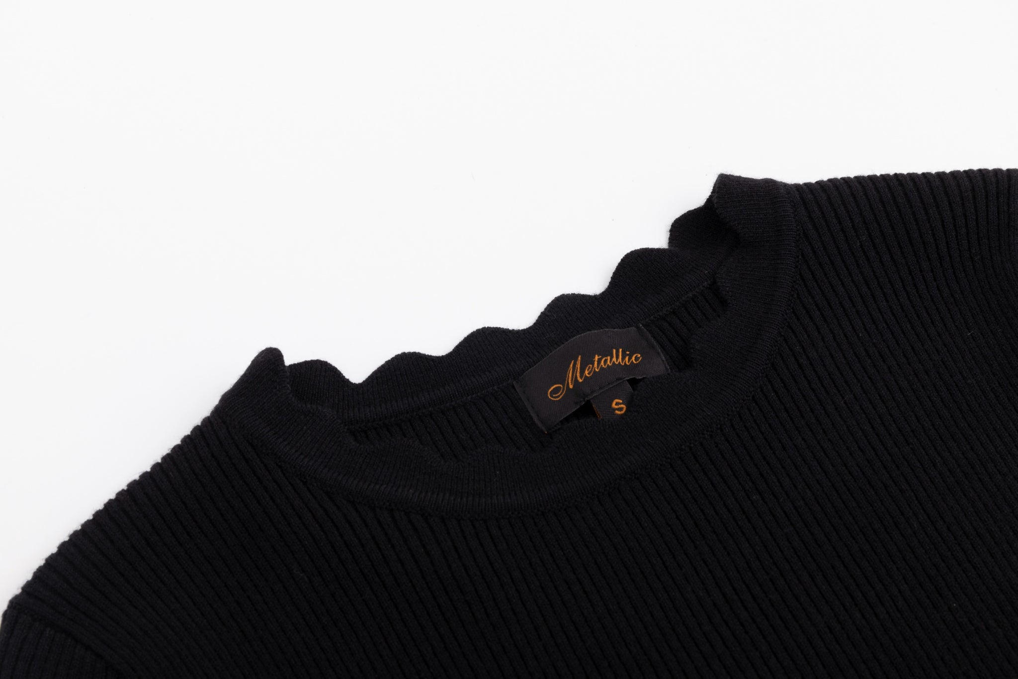 Scalloped Basic Sweater - Black